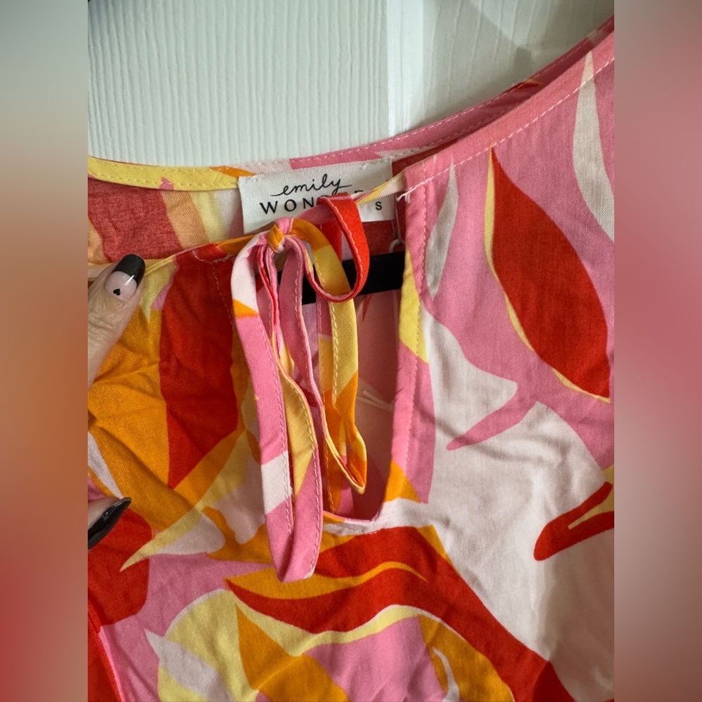 Colorful top 🧡🩷🤍 - Picture 3 of 10